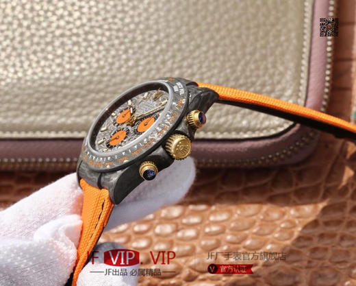 DIW劳力士宇宙计时迪通拿系列，上海7750计时机芯，表壳碳纤维材质打造，镜面双面电镀高透膜工艺，男士腕表，绢丝表带，自动机械机芯，密底。 商品图5