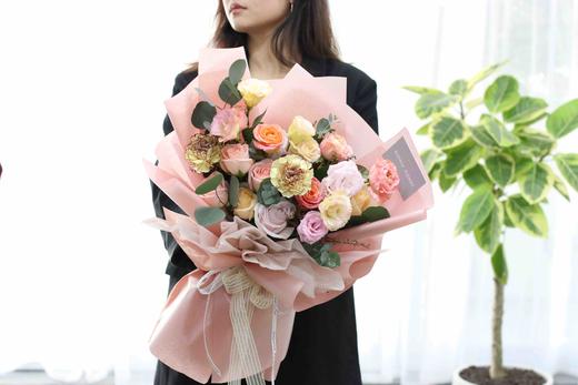 皇后复古康乃馨花束 商品图1