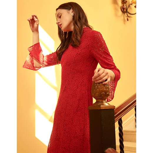 EITIE爱特爱女装秋季新钉珠开叉茶卡盐湖红色修身蕾丝连衣裙C1907304 商品图1