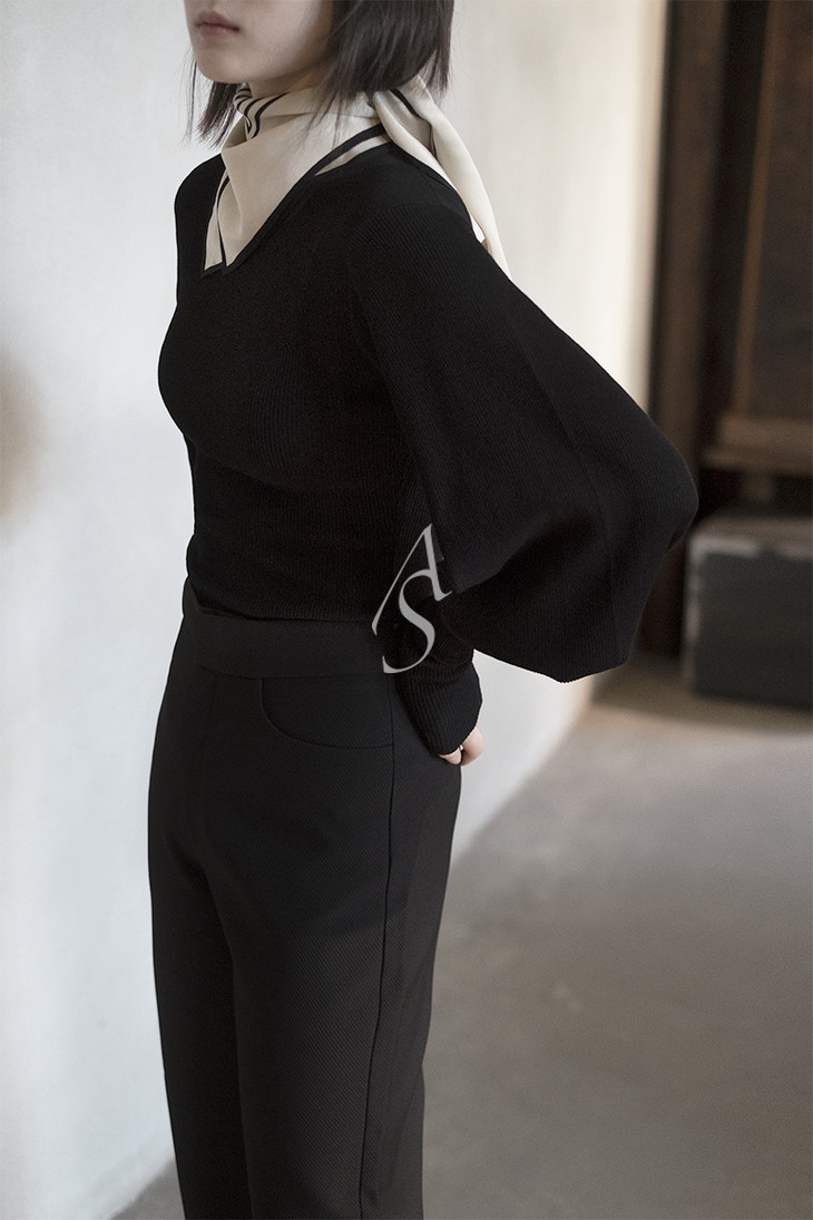 toteme 20ss 奶油色/黑色大号 venezia丝巾