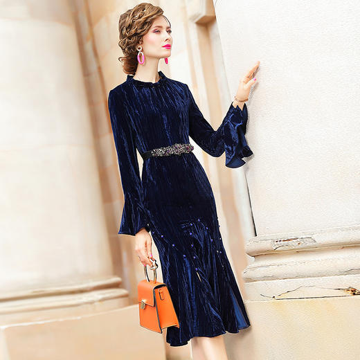 FMY-25722秋冬新款智熏裙法式桔梗裙收腰时尚丝绒连衣裙 商品图0