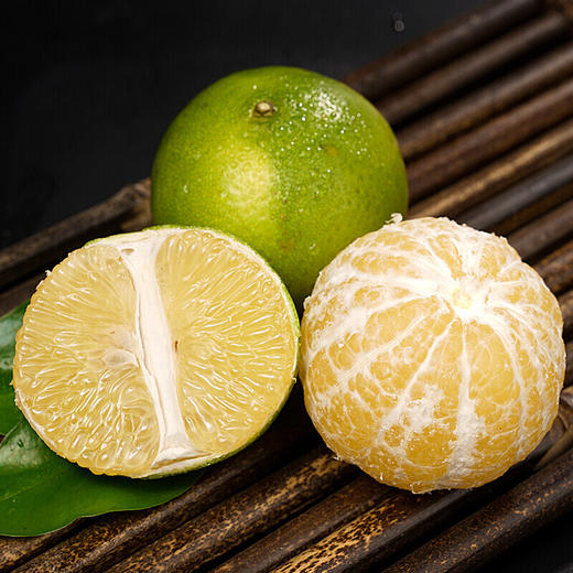 皇帝柑 果形美观 柑橘类 皮薄多汁 果肉脆嫩 爽口化渣 清甜低酸 风味独特 桔子+橘子+橙子=皇帝柑 商品图4