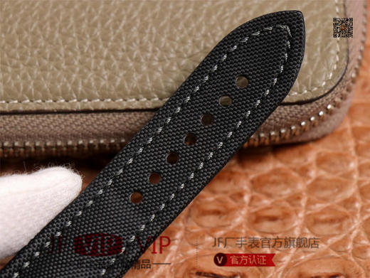 OM宝po五十噚5085F，直径45x15.5毫米精钢表壳制造配备齿纹单向旋转表圈 ，大50噚盘面带有放射花纹表盘配搭“游泳圈口”另豪华程度更加酷炫，男士腕表 商品图8