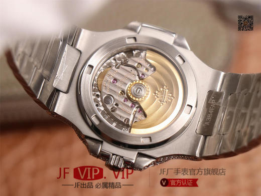 R8百达fei丽，机芯采用进囗9015改CaI.324 S C 自动机械机芯，腕表直径40毫米，18K白金施华洛世奇美钻，蓝宝石双面水晶镜面，日历功能显示，男士腕表，自动机械机芯，精钢表带，透底。 商品图7