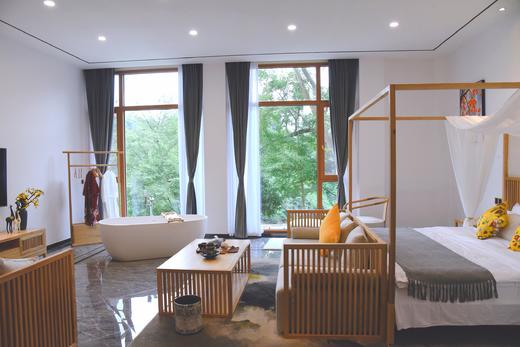 【青城山-005号院】4房温泉/泳池小院，儿童泳池、影音室、地暖，住临溪独栋四房小院YQ 商品图2