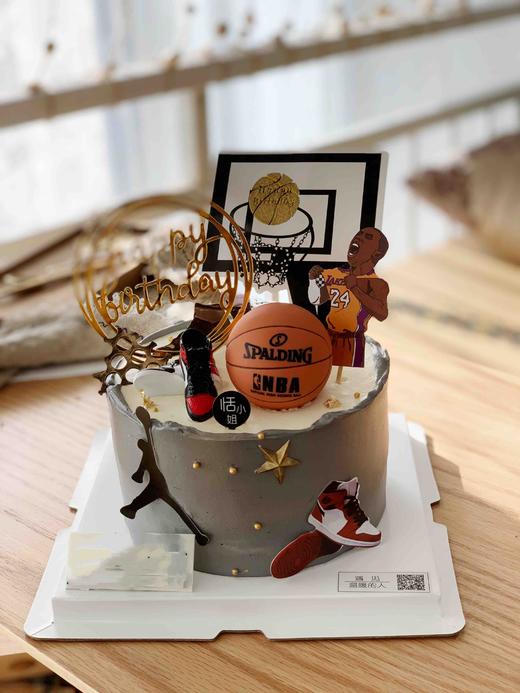 纪念科比，篮球🏀主题蛋糕，多少人不喜欢篮球，却欣赏科比的努力，因为一句话“你们见过凌晨四点洛杉矶的太阳吗” 商品图1