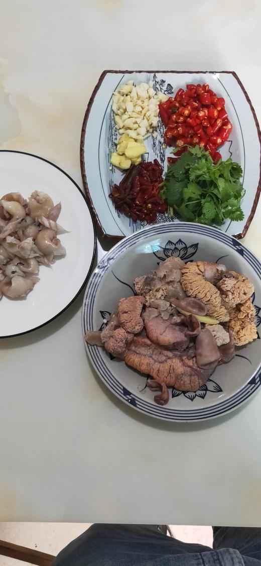 新鲜(鱼籽500g)和(鱼泡150g)配好配料，姜，大蒜，香菜，八角，桂皮，紫苏 商品图1