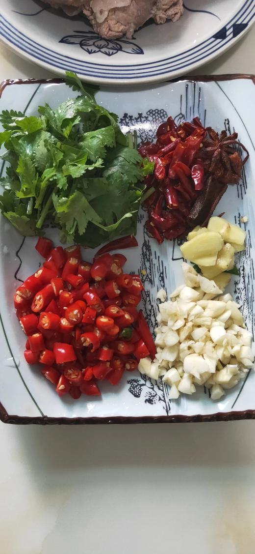 新鲜(鱼籽500g)和(鱼泡150g)配好配料，姜，大蒜，香菜，八角，桂皮，紫苏 商品图2