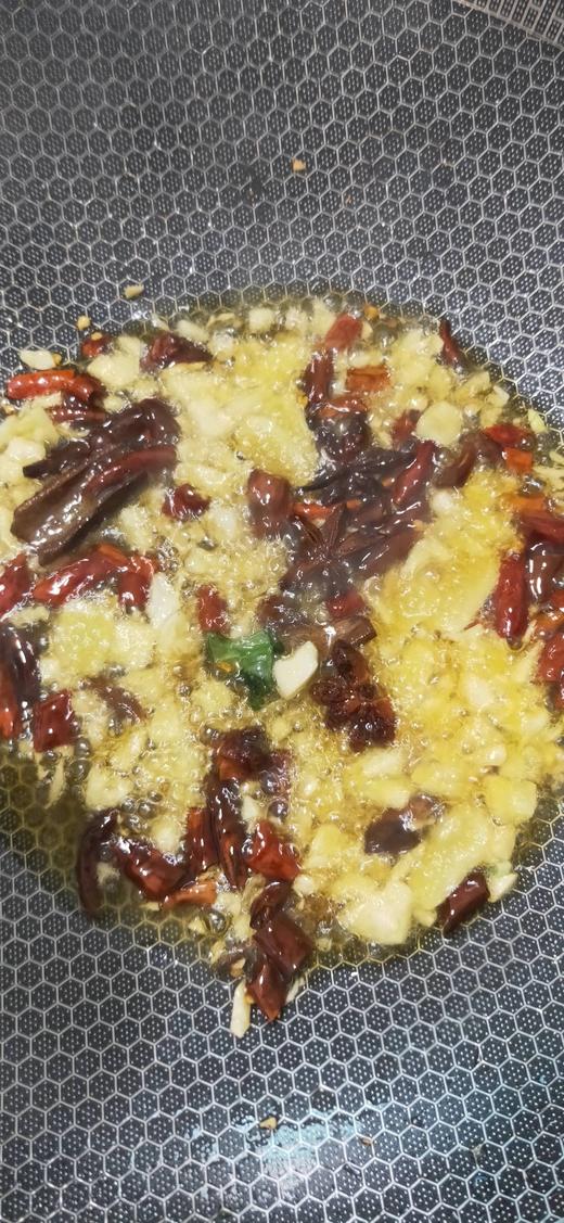 新鲜(鱼籽500g)和(鱼泡150g)配好配料，姜，大蒜，香菜，八角，桂皮，紫苏 商品图3