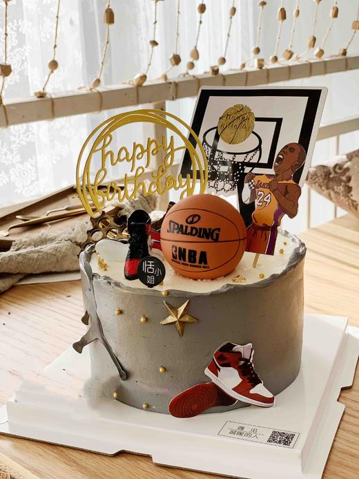 纪念科比，篮球🏀主题蛋糕，多少人不喜欢篮球，却欣赏科比的努力，因为一句话“你们见过凌晨四点洛杉矶的太阳吗” 商品图0