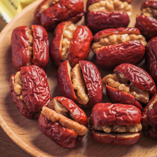 新疆干坚果缤纷礼包灰枣夹核桃500克骏枣夹核桃500克唇齿留香香酥可口