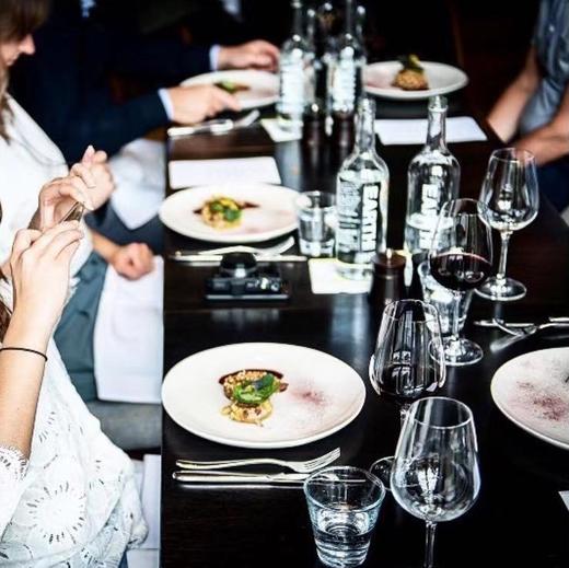 一众奢侈大牌VIP客户用水—
Earth Water纯净水/气泡水 商品图6