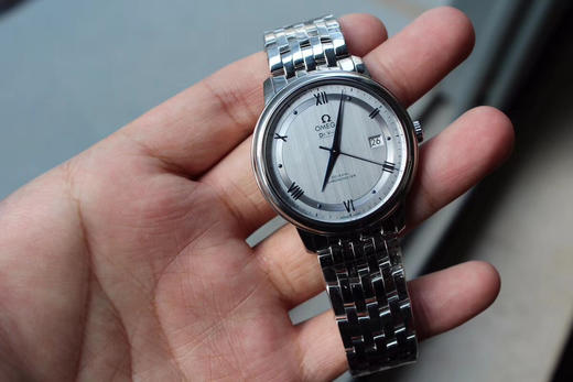 新款OMEGA欧miga 碟飞系列 轨道面灰色盘，进口改Cal.2500自动上链机械机芯，蓝宝石镜面 超薄正装男表 商品图0