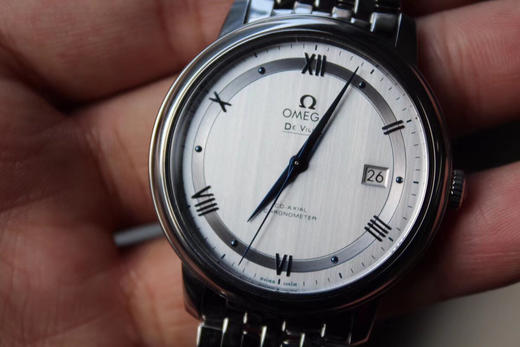 新款OMEGA欧miga 碟飞系列 轨道面灰色盘，进口改Cal.2500自动上链机械机芯，蓝宝石镜面 超薄正装男表 商品图1