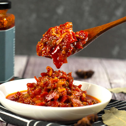 秘制辣椒酱詹姆士亲调精选用料鲜香回味剁椒肉末青椒鸡丁豆豉牛肉三种