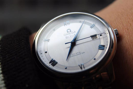 新款OMEGA欧miga 碟飞系列 轨道面灰色盘，进口改Cal.2500自动上链机械机芯，蓝宝石镜面 超薄正装男表 商品图8