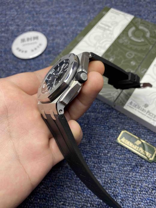 原装订制版！硬货来啦！分分钟让你中毒！世界上zui MAN的男表系列，没有之一，AP  爱彼 皇家橡树离岸型，型号15703，出自当代最伟大的钟表大师（没有之一）尊达之手！ 商品图3
