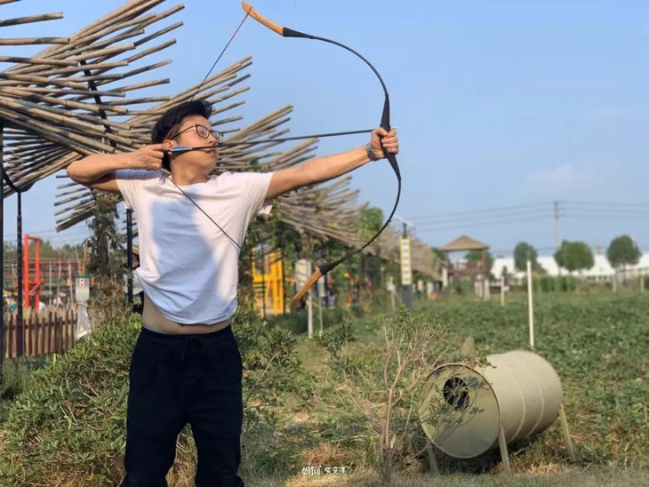 基本才能之一小朋友们可以认识弓箭，学习弓箭知识张弓搭箭，瞄准射击！