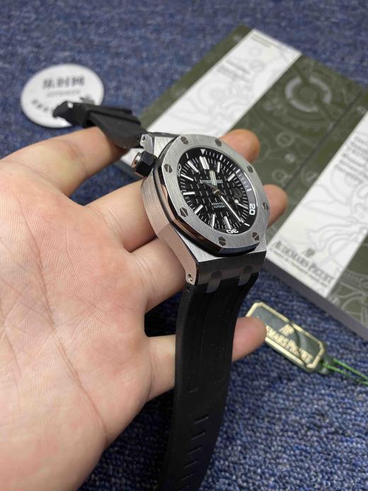 原装订制版！硬货来啦！分分钟让你中毒！世界上zui MAN的男表系列，没有之一，AP  爱彼 皇家橡树离岸型，型号15703，出自当代最伟大的钟表大师（没有之一）尊达之手！ 商品图2