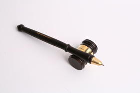 正义之美法槌笔｜笔杆均为原木制作，有木纹差异，介意勿拍