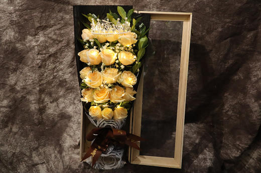 皇冠版19支玫瑰木盒精品礼盒 商品图2