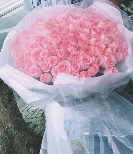 爱如初见----66支玫瑰花束星光版五选一 商品图1