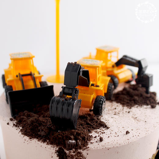 【施工队工程车】，包含6款不同工程车，满足小朋友对各类工程车的热爱！前方施工，请绕路通行！！ 商品图7