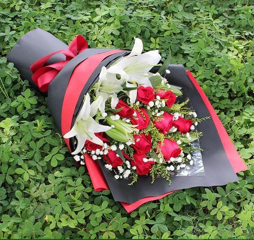 一生守护----3百合11玫瑰花束四选一 商品图0