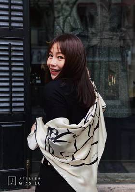 AtelierMissLu / Van  vega-花卉印花复古丝巾