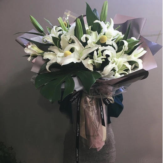 高山积雪----精品多头百合花束 商品图3