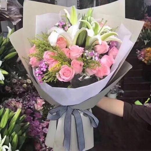 一生守护----3百合11玫瑰花束四选一 商品图2