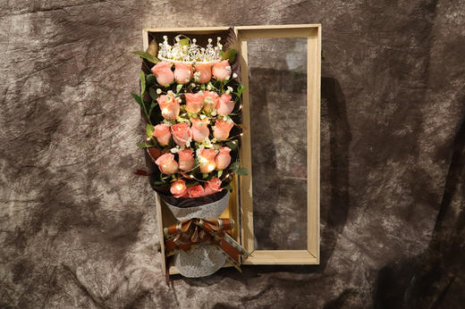 皇冠版19支玫瑰木盒精品礼盒 商品图1