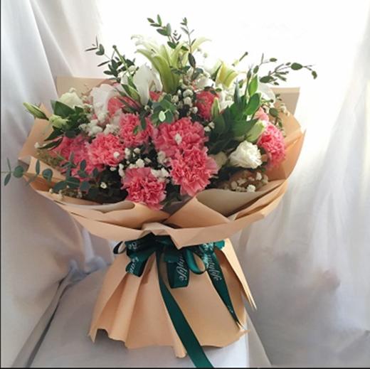 感恩密码----6百合18康乃馨花束六选一 商品图5