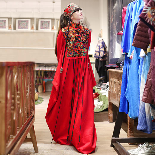 【经典设计】烟入墨刺绣连衣裙 | 杨丽萍同款 | 黑色现货加急发  商品图4