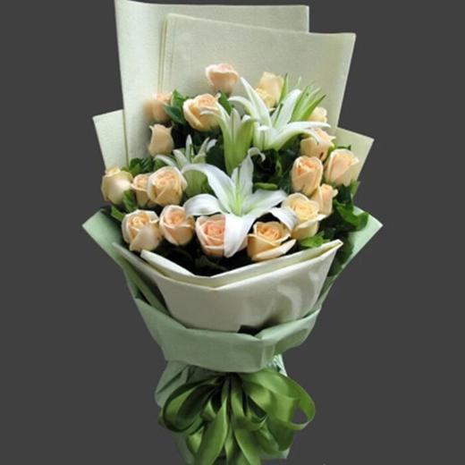 一生守护----3百合11玫瑰花束四选一 商品图3