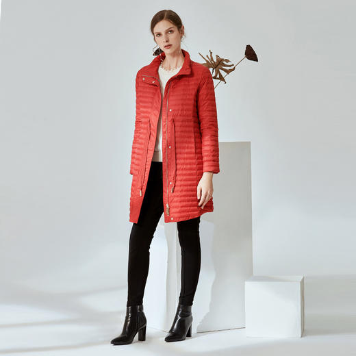 EITIE爱特爱冬季时尚抽绳收腰立领轻薄红羽绒服女中长款6011711 商品图1