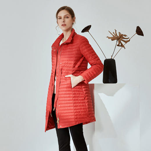 EITIE爱特爱冬季时尚抽绳收腰立领轻薄红羽绒服女中长款6011711 商品图2