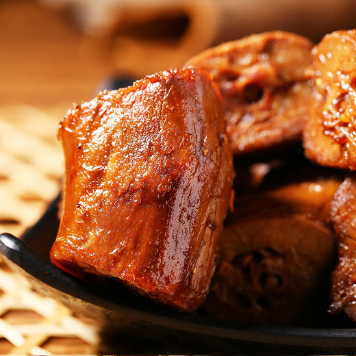 百年熏宗品味关东麻辣鸭脖30g3袋10袋休闲零食肉干肉脯麻辣小吃卤味