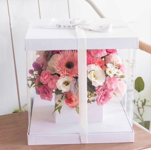 韩式粉绣球正方体鲜花礼盒 商品图1
