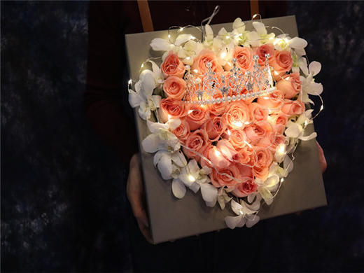 怦然心动----女王之心玫瑰礼盒皇冠版 商品图2