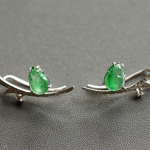 高冰种阳绿翡翠萌鼠耳夹18k白金钻石镶嵌 商品图3