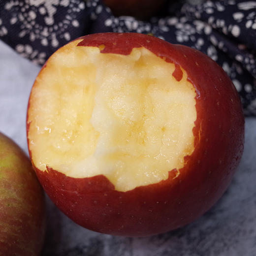 【脆甜多汁】四川大凉山丑苹果 12个礼盒装 商品图3