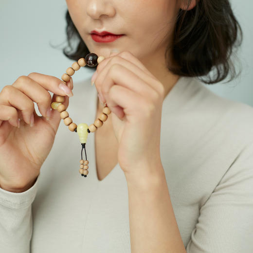 醍醐 禅心 天然老山檀蜜蜡手串 小叶紫檀镶嵌银佛像 天然香气 静心助眠 商品图1