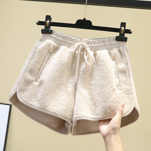 QXYC-羊羔毛抽绳松紧腰皮毛一体短裤 商品图2
