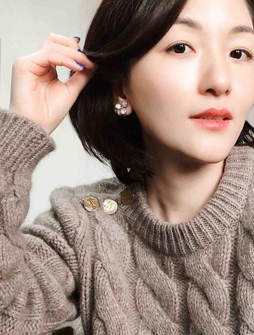 ONLY系列 “风车” 手工制作18K镶天然巴洛克形淡水珍珠耳钉 商品图2