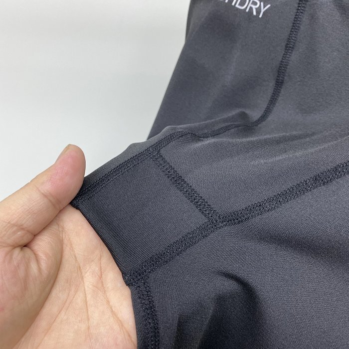 背面flashdry闪电快干科技面料 3m反光logo 四维弹力 平滑绷缝工艺