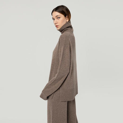 322经典款女士无染色纯羊绒落肩袖高领套头衫 商品图2