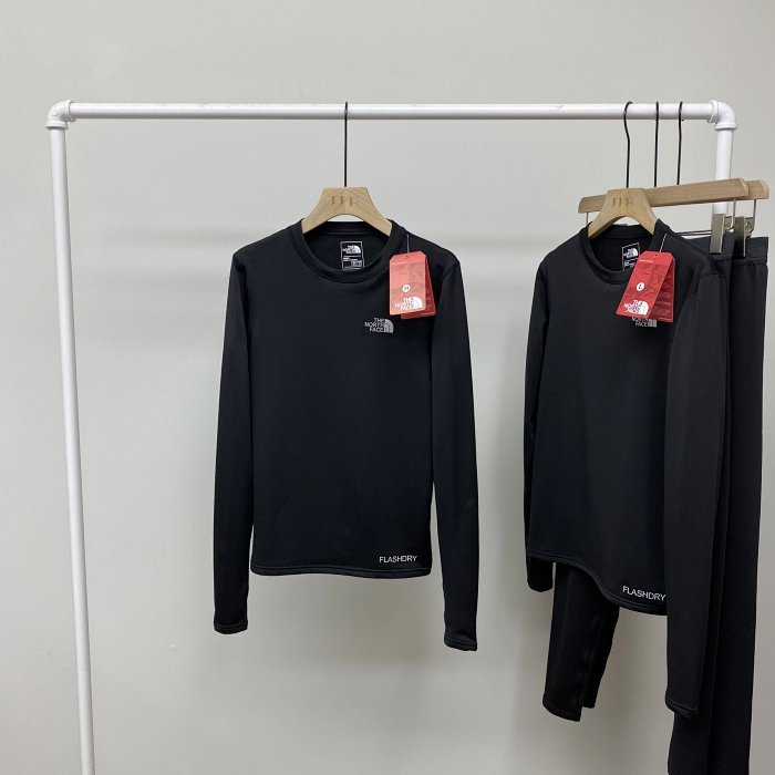 背面flashdry闪电快干科技面料 3m反光logo 四维弹力 平滑绷缝工艺