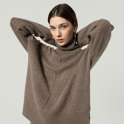 322经典款女士无染色纯羊绒落肩袖高领套头衫 商品图3