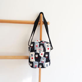 HUJI祤集Toast斜挎包插画暖心苹果小熊